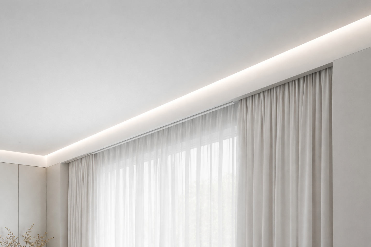 Скрытый карниз в натяжном потолке: виды, монтаж и установка