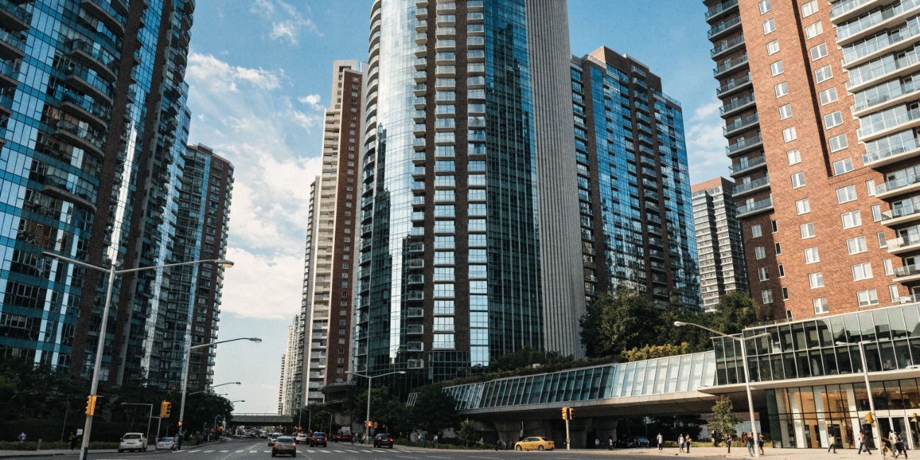 Жилой комплекс: плюсы и минусы, которые важно учитывать перед покупкой